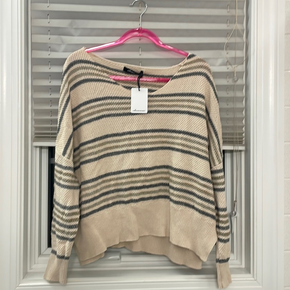 Olivaceous sweater